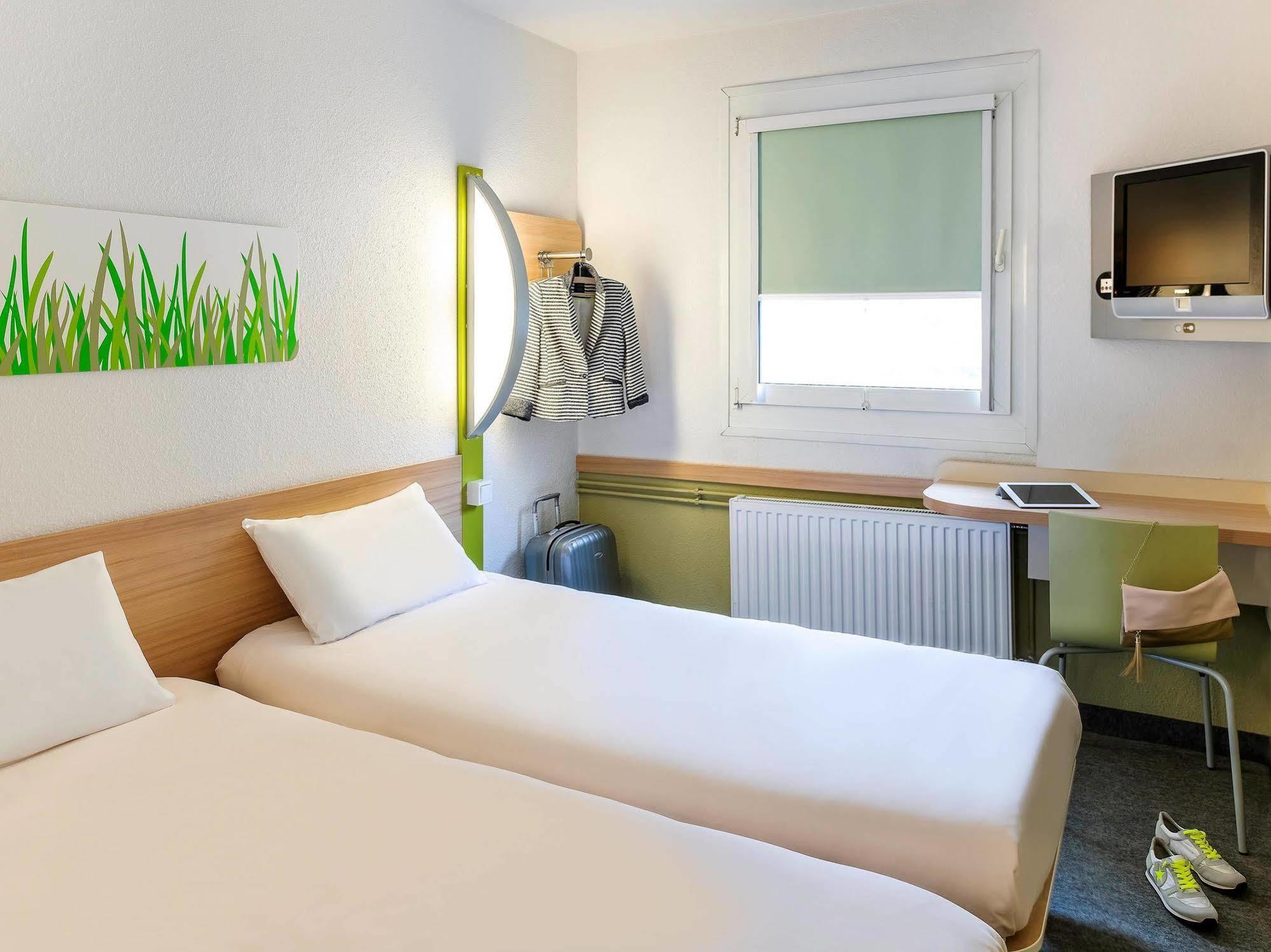ibis budget Nanterre La Defense Buitenkant foto